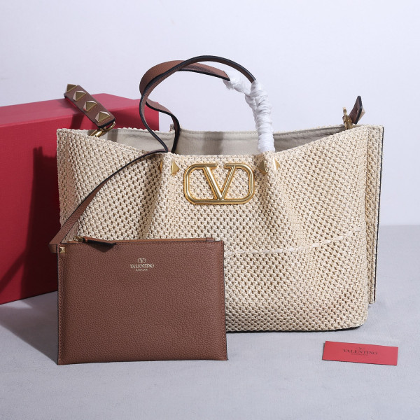 Va1e*ntin0 medium straw summer tote